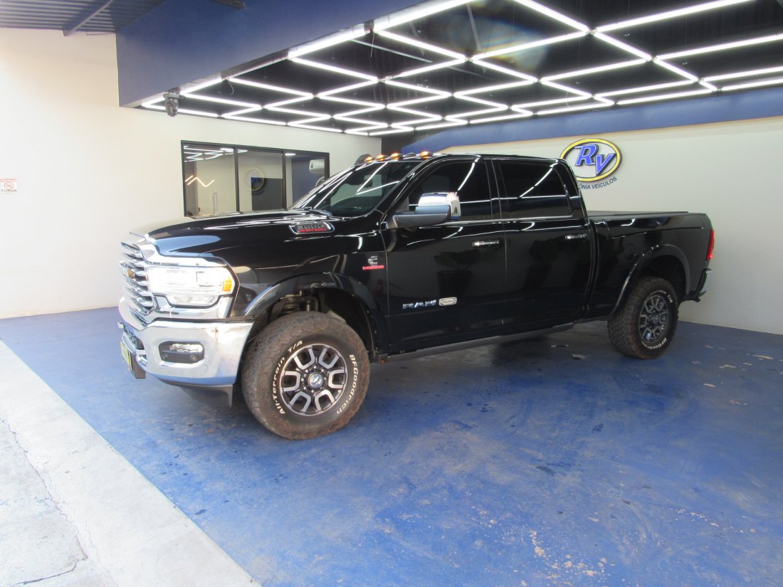 RAM 3500 LIMITED LONGHORN