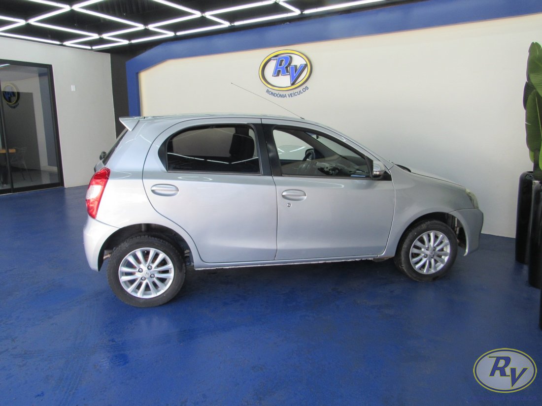 Etios XLS