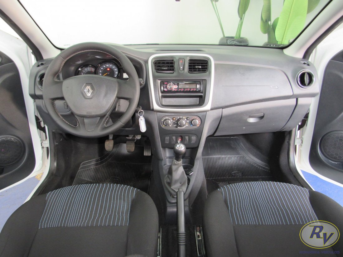 SANDERO Authentique