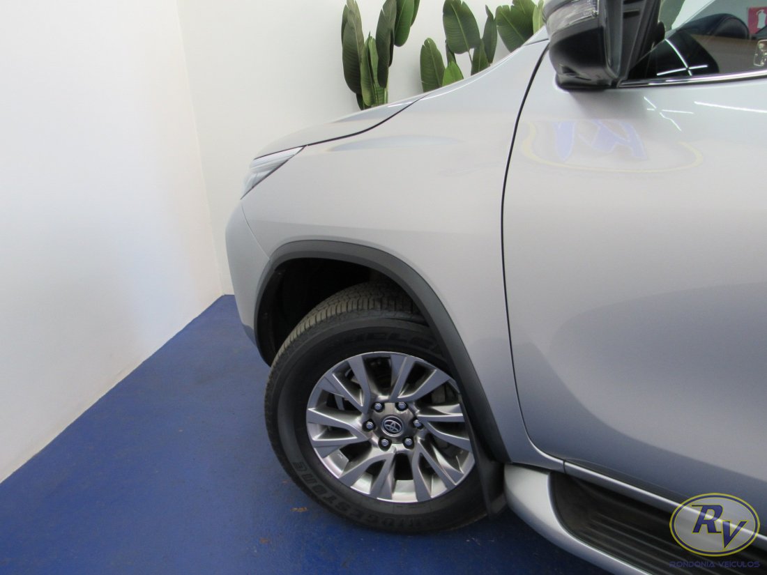 HILUX SW4 SRX