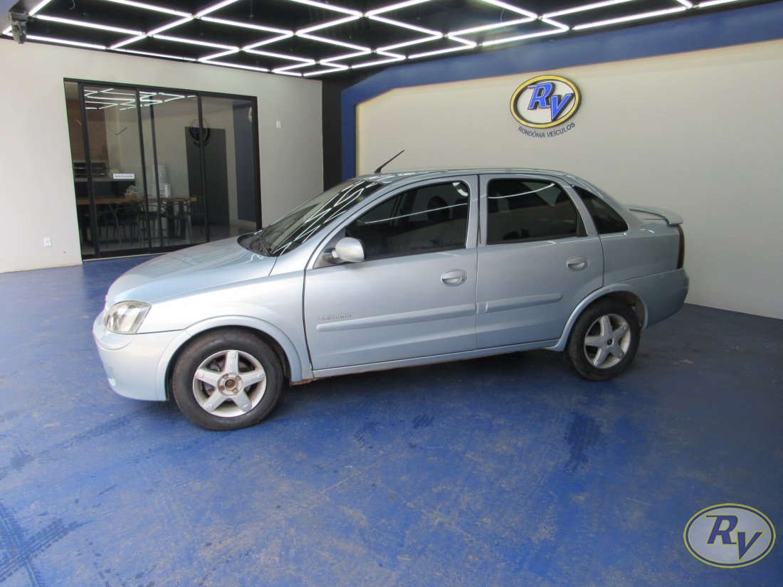 Corsa Sedan Premium