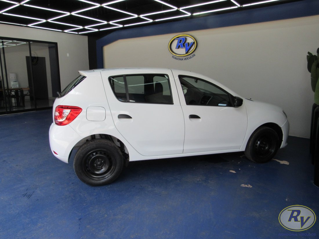 SANDERO Authentique