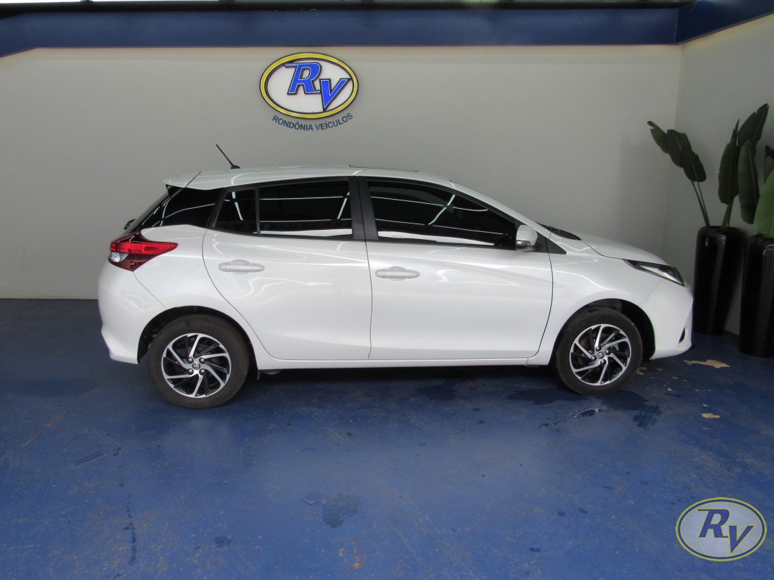 Yaris XLS