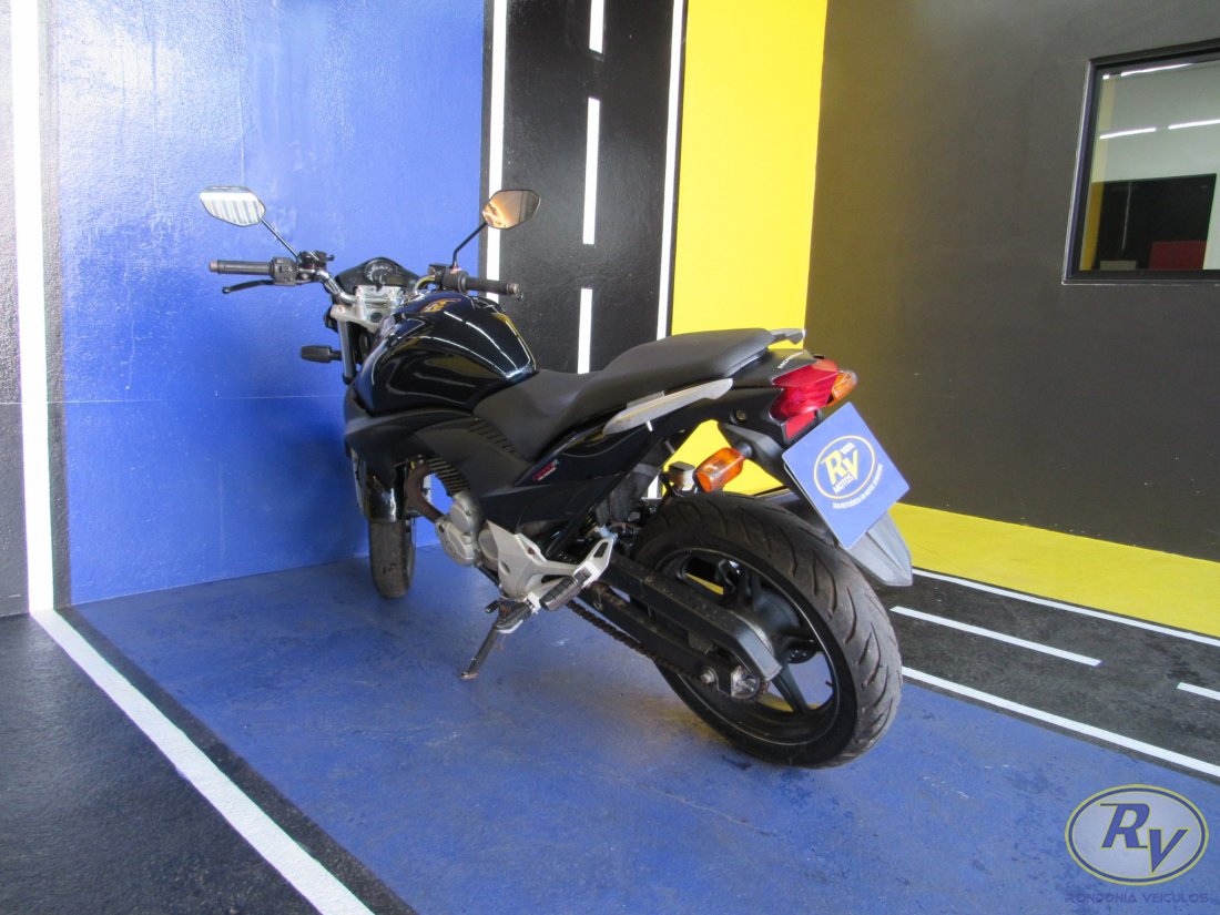 CB 300