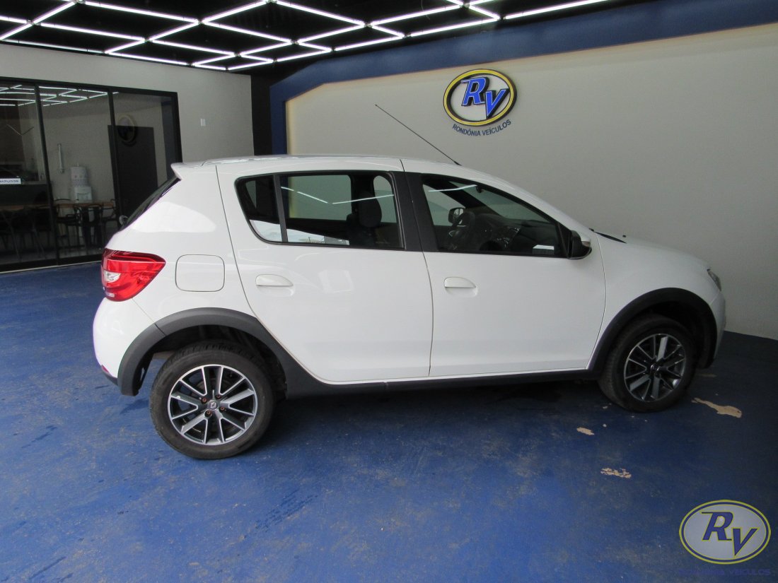 SANDERO INTENSE