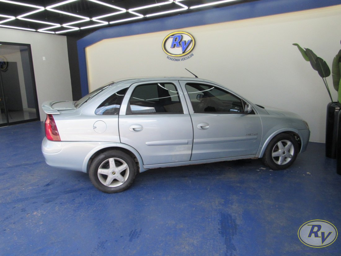 Corsa Sedan Premium