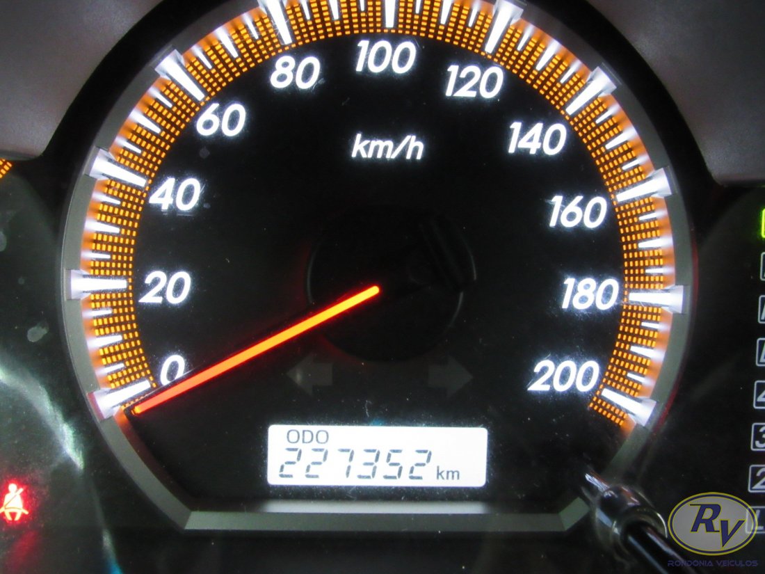 HILUX  CD SRV 4X4