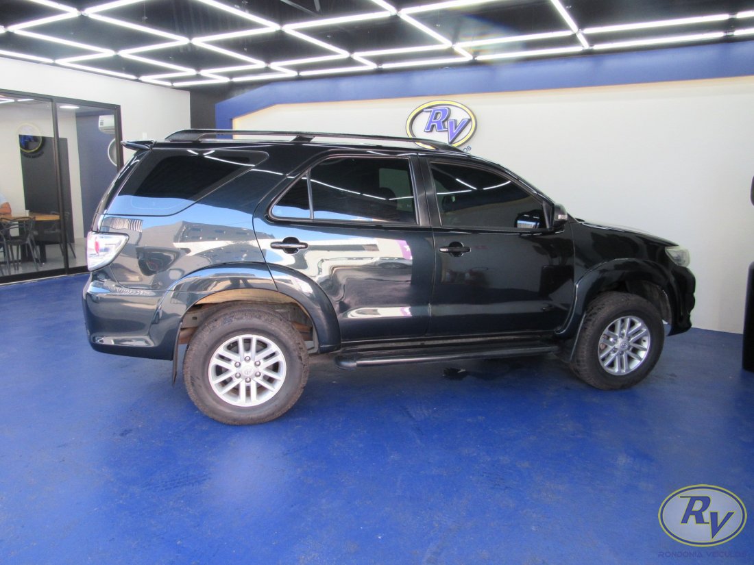 Hilux SW4 SR