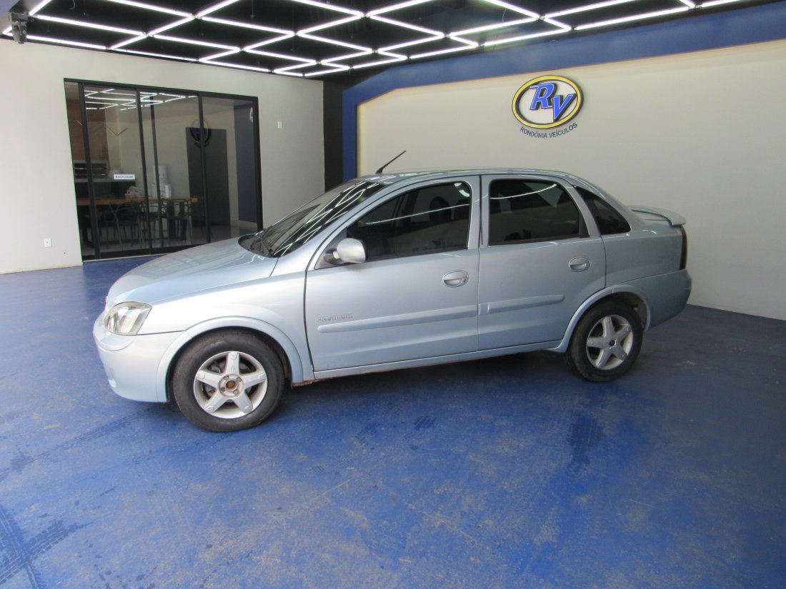 Corsa Sedan Premium
