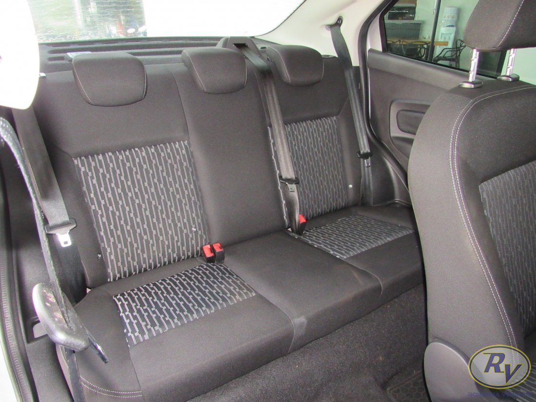 KA+ SEDAN SE