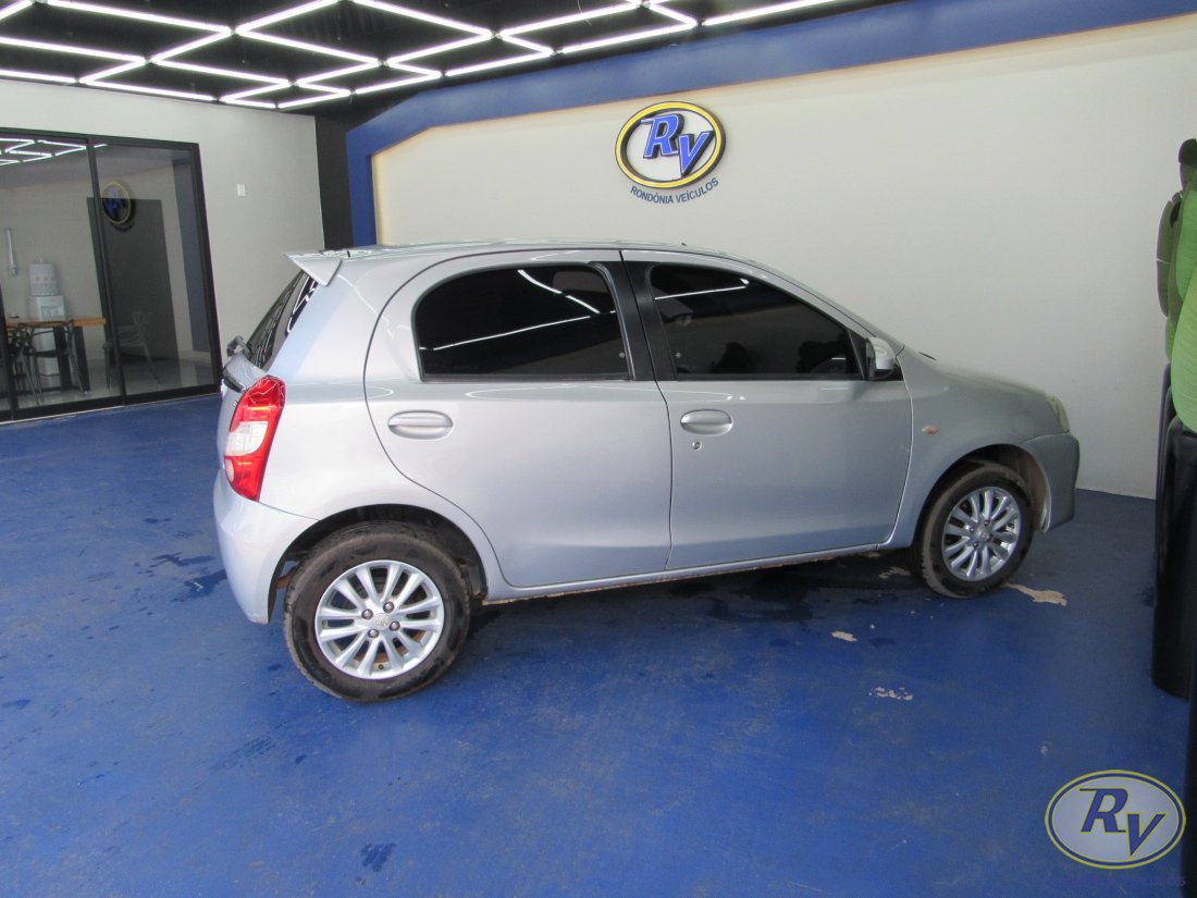 Etios XLS