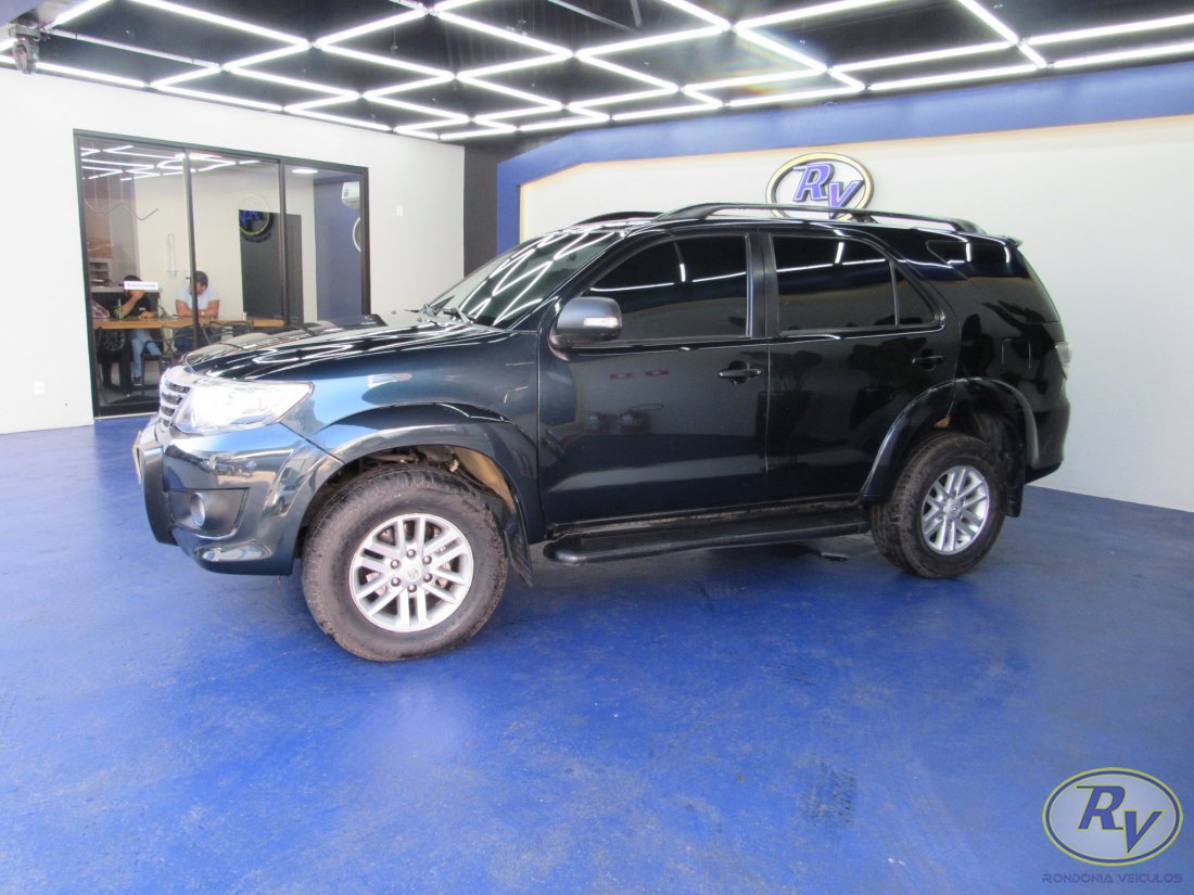 Hilux SW4 SR