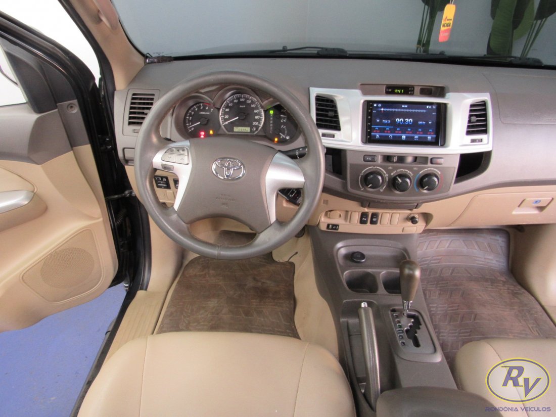 Hilux SW4 SR