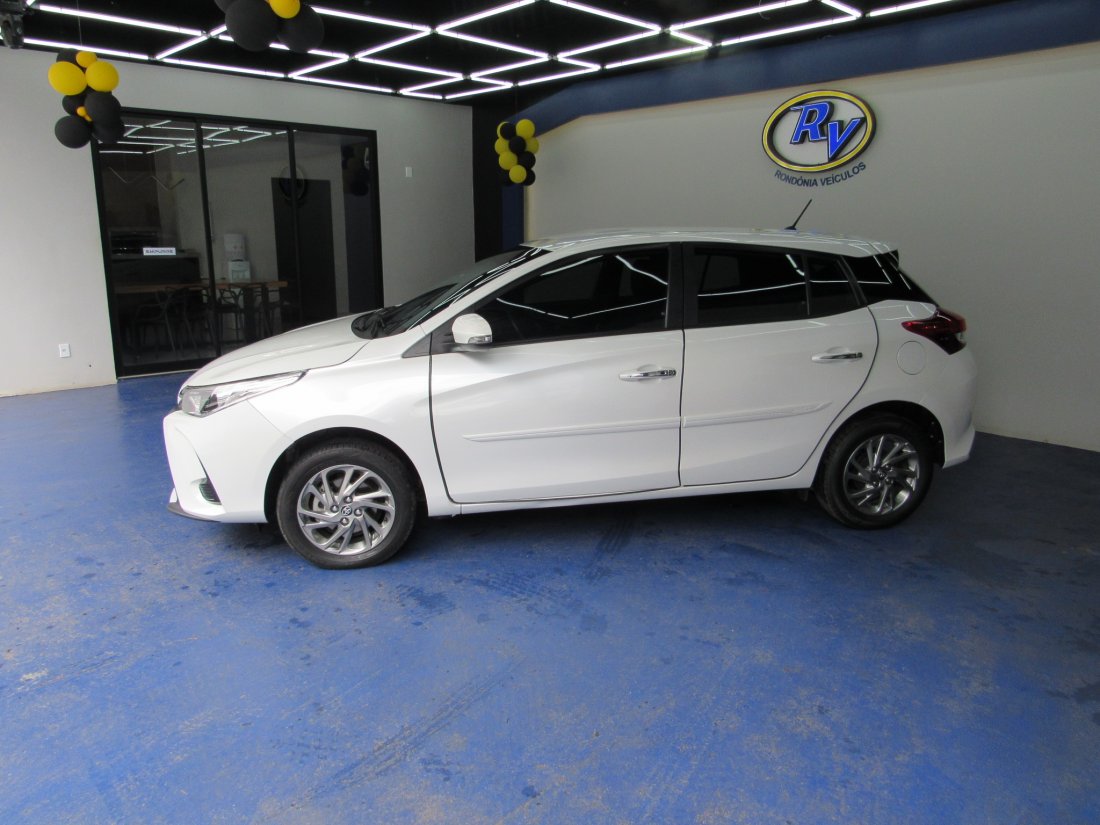 Yaris  XS