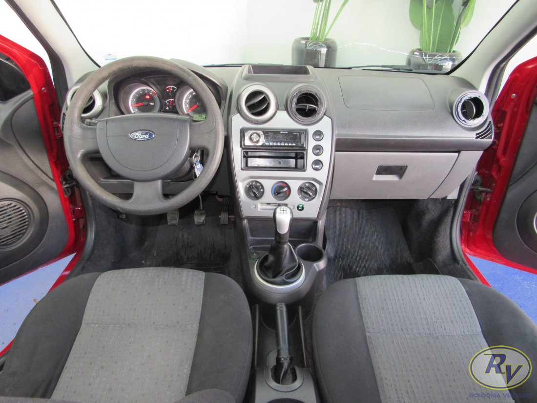 FIESTA SEDAN