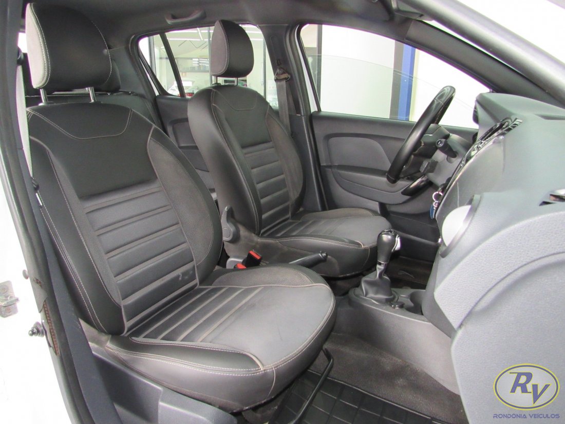 SANDERO INTENSE
